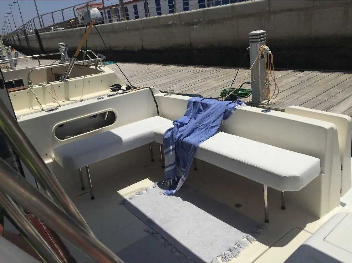 Barco en pasito blanco Hotel Hotel en barco